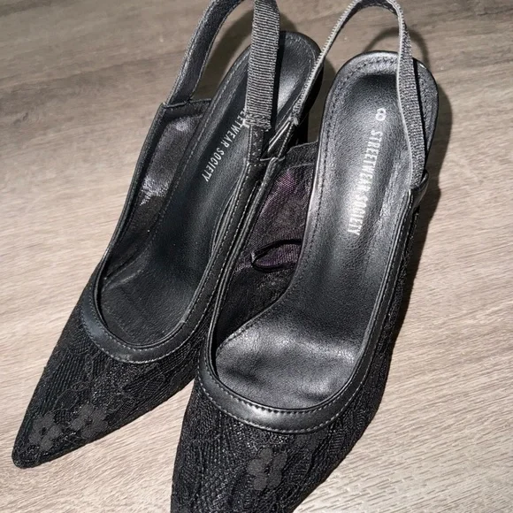 Urban planet - Picture 1 of 2